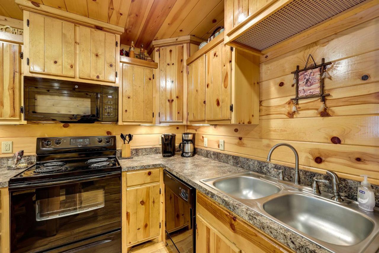 Broken Bow Rental Cabin With Hot Tub And Bar Exterior photo