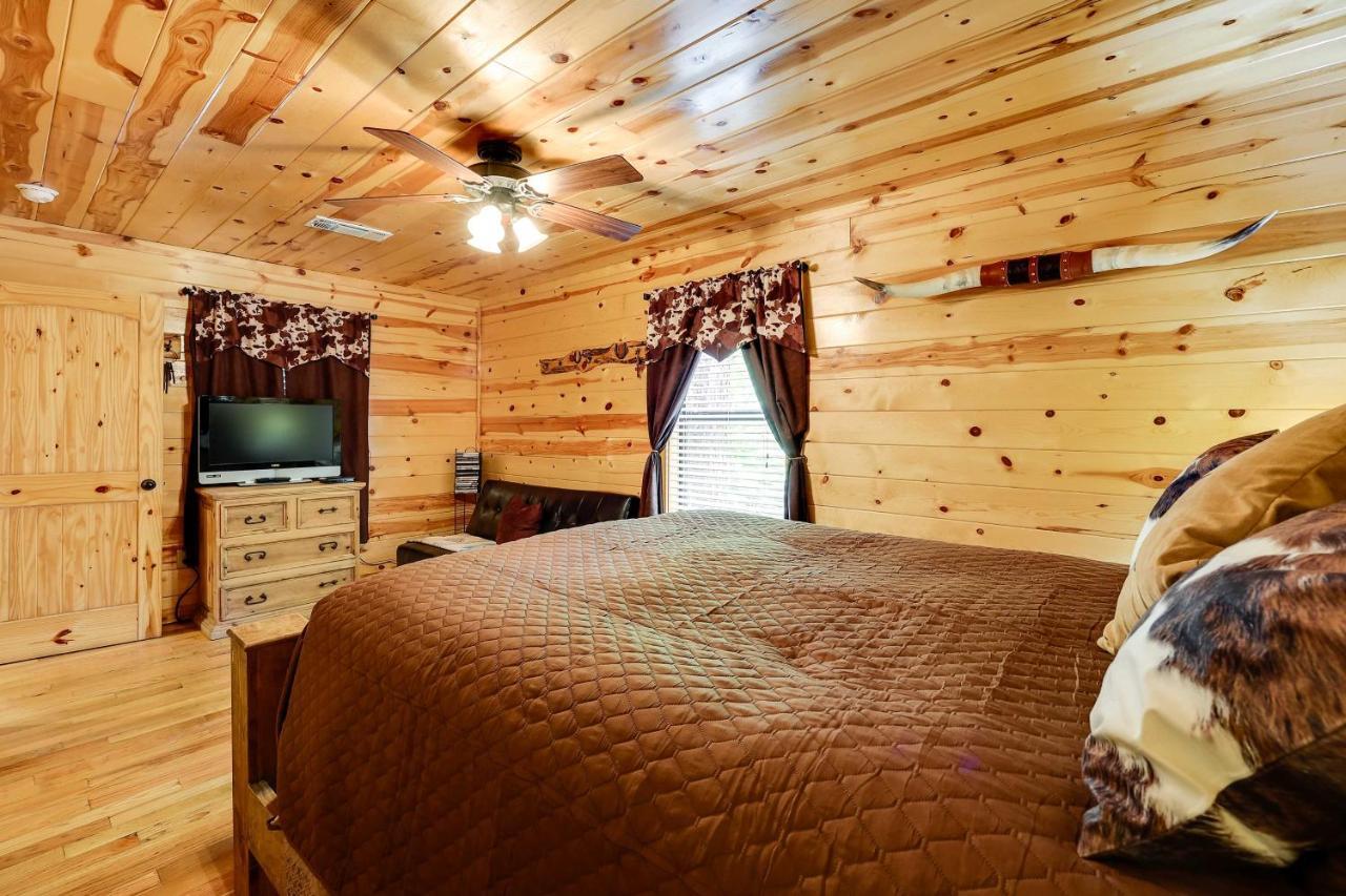 Broken Bow Rental Cabin With Hot Tub And Bar Exterior photo