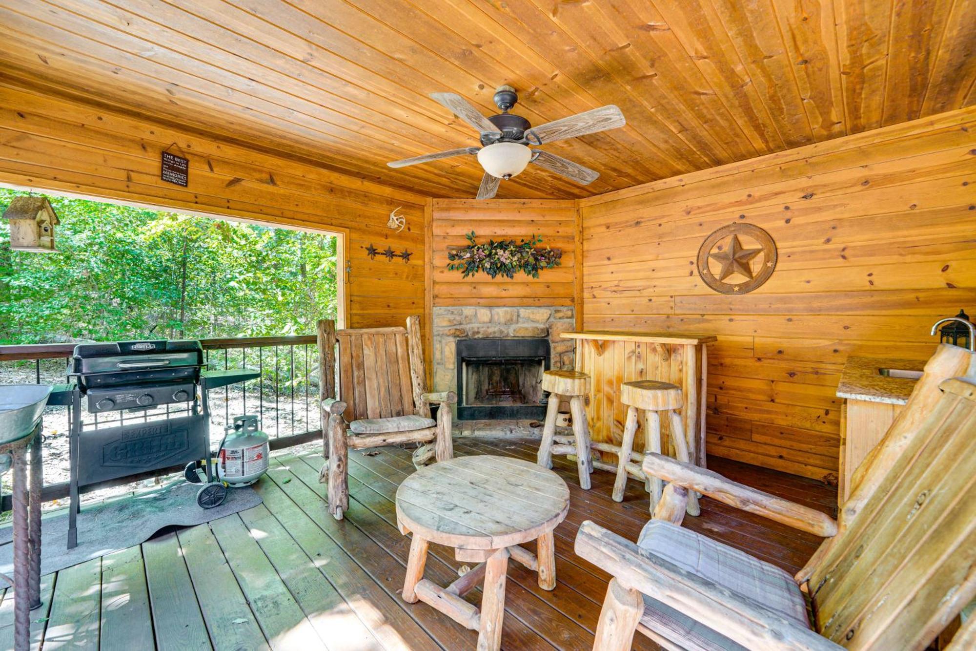 Broken Bow Rental Cabin With Hot Tub And Bar Exterior photo