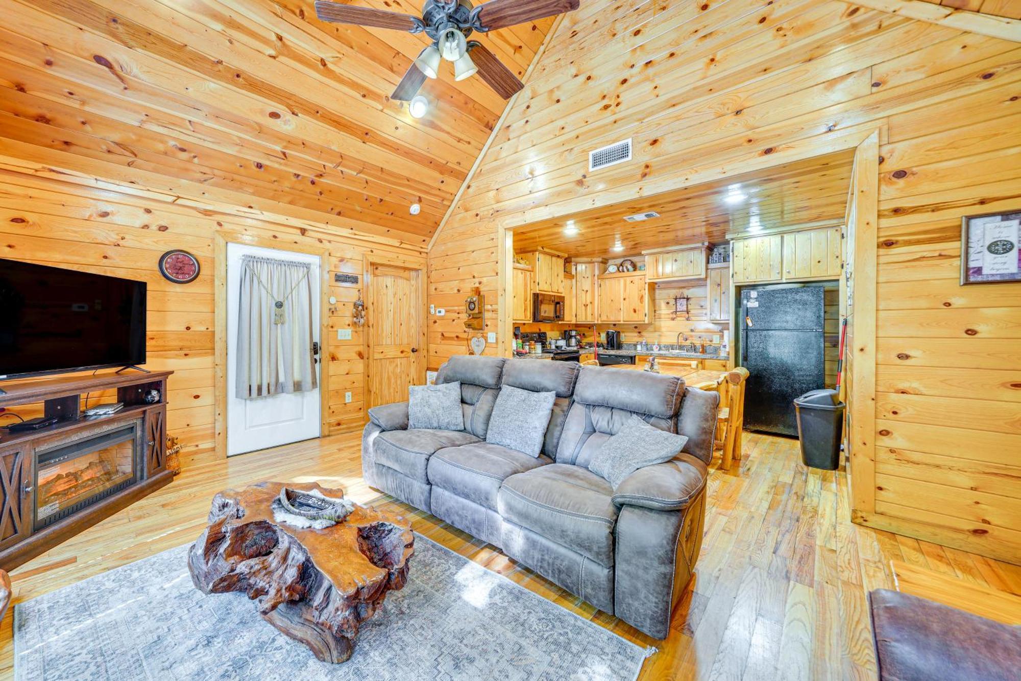 Broken Bow Rental Cabin With Hot Tub And Bar Exterior photo