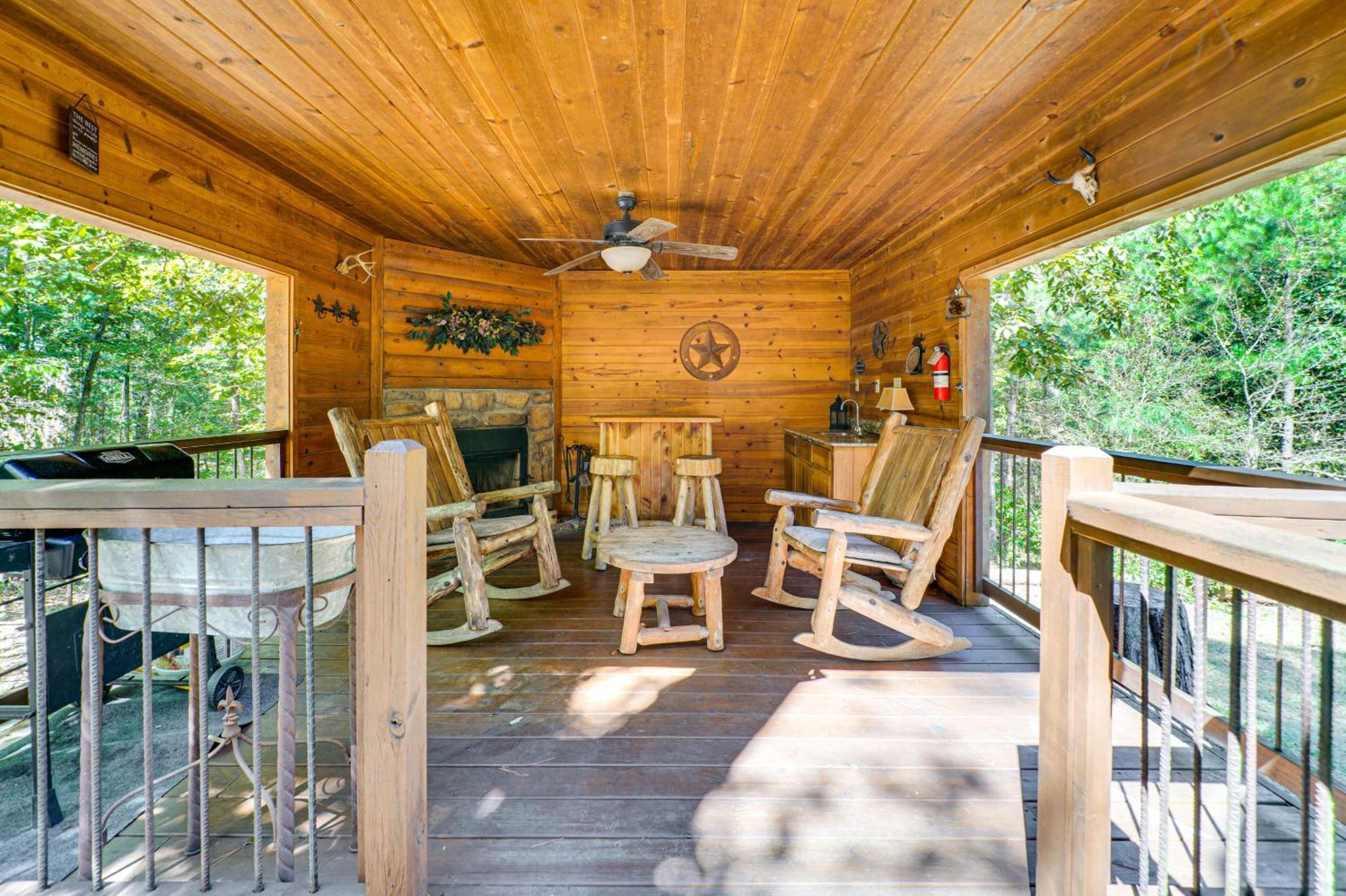 Broken Bow Rental Cabin With Hot Tub And Bar Exterior photo